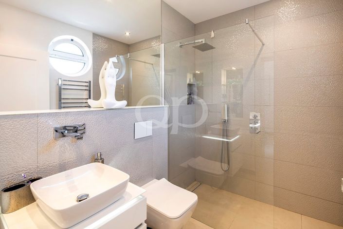 Image No.36-4 Bed House for sale