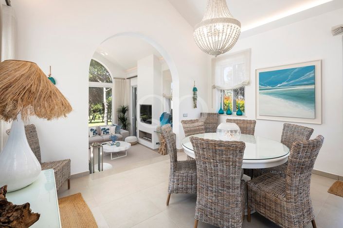 Image No.7-4 Bed House for sale