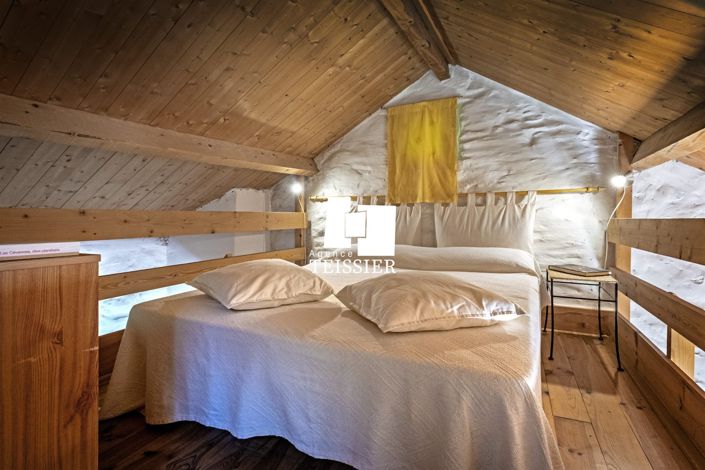 Image No.11-6 Bed House for sale