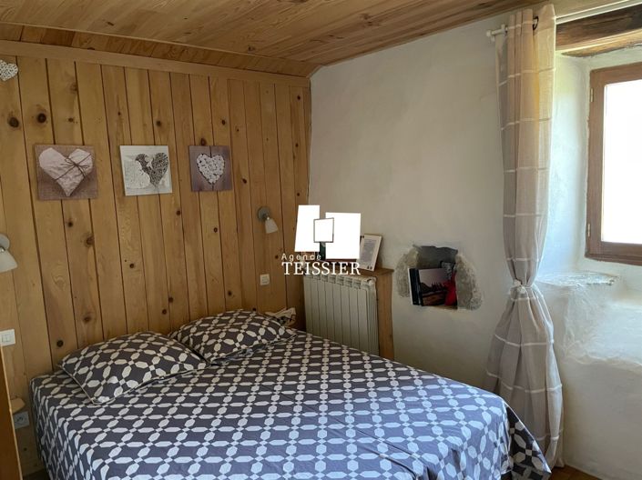 Image No.24-6 Bed House for sale