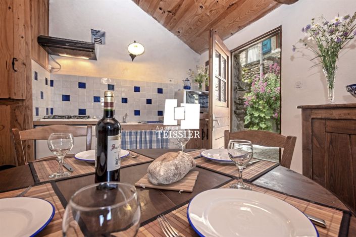 Image No.5-6 Bed House for sale