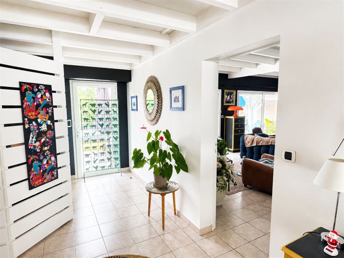 Image No.6-3 Bed House for sale