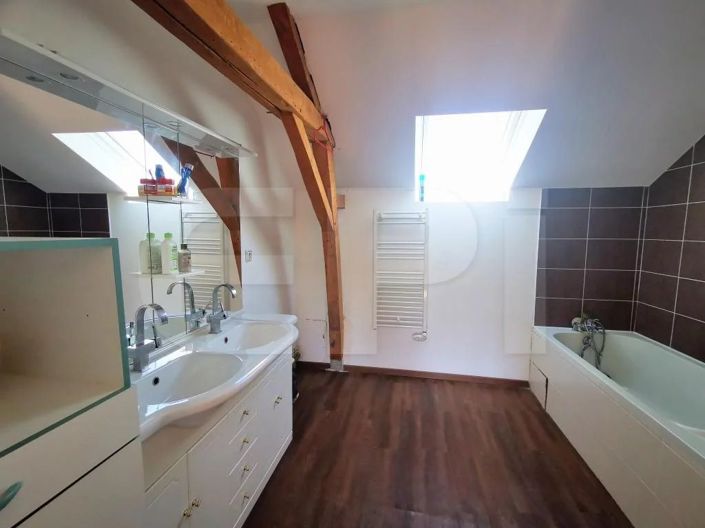 Image No.18-3 Bed House for sale