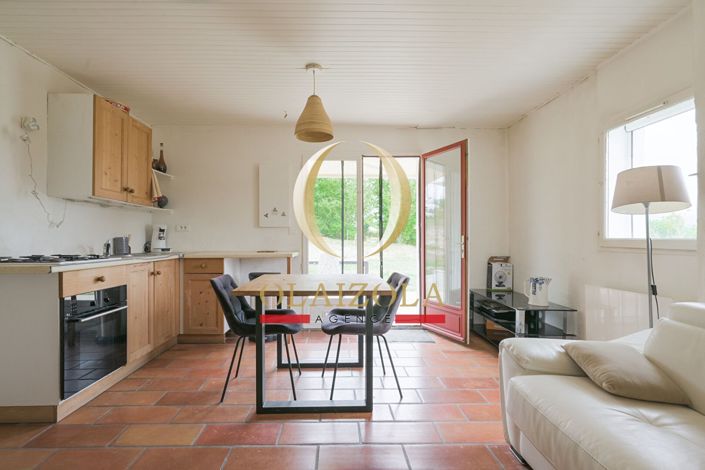 Image No.9-5 Bed House for sale