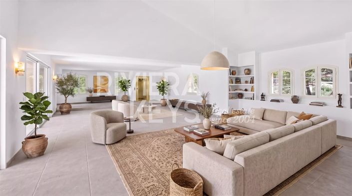 Image No.3-5 Bed House for sale