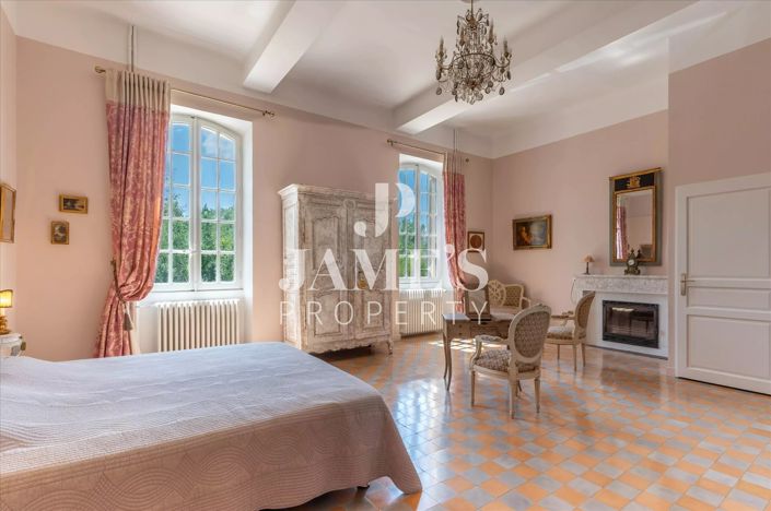 Image No.14-12 Bed House for sale