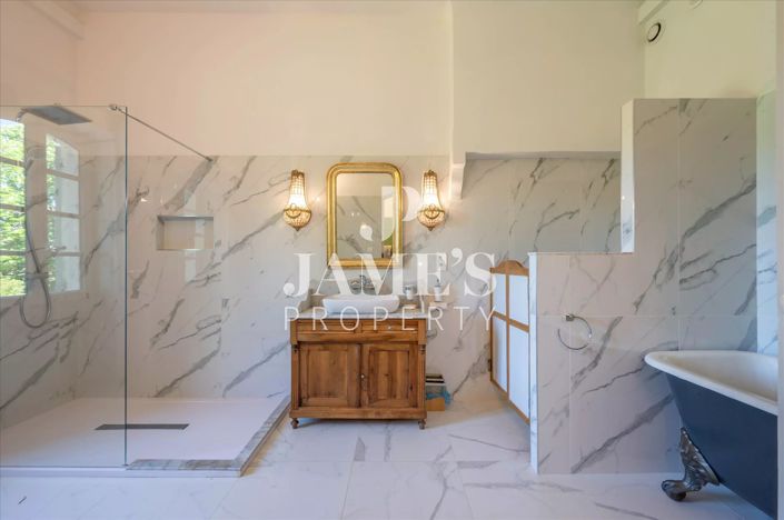 Image No.16-12 Bed House for sale