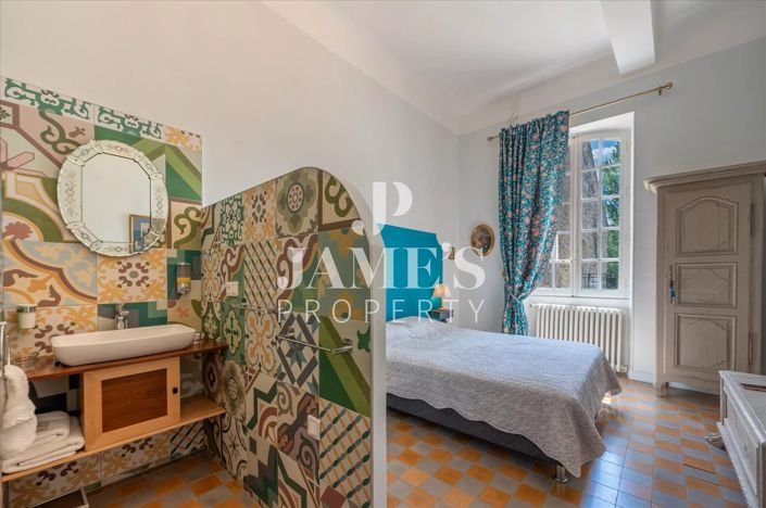 Image No.17-12 Bed House for sale