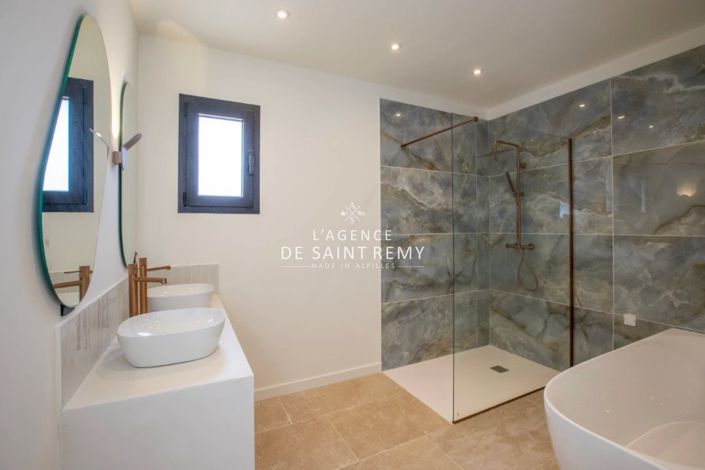 Image No.6-4 Bed House for sale