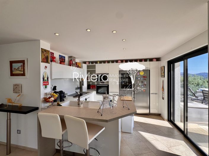 Image No.17-5 Bed House for sale