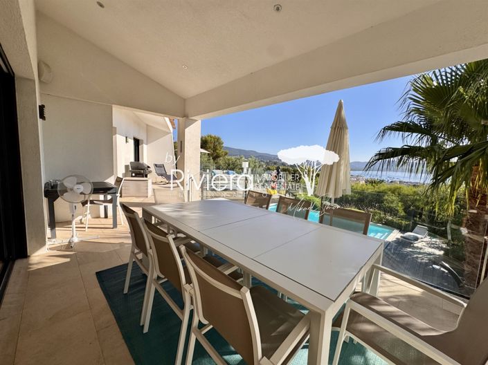 Image No.18-5 Bed House for sale