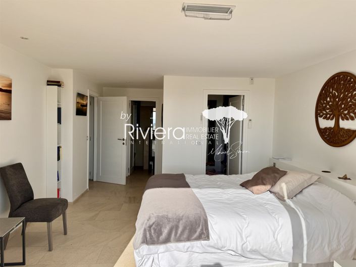 Image No.26-5 Bed House for sale