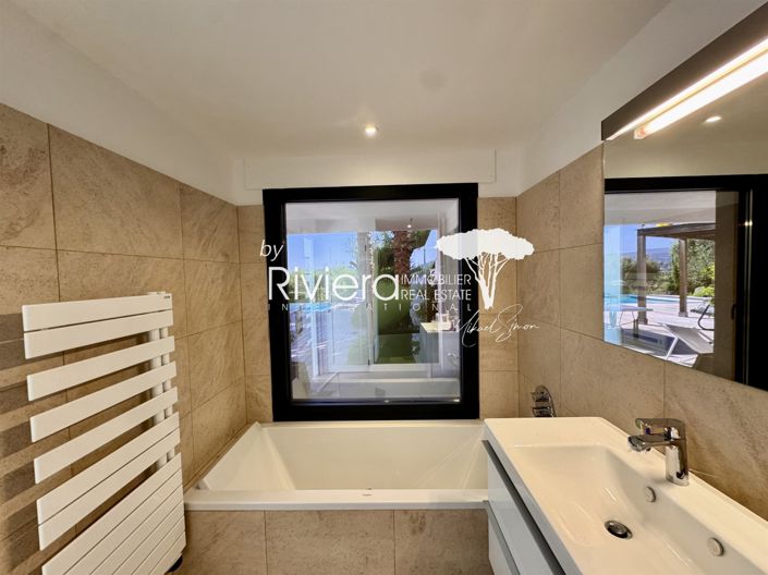 Image No.32-5 Bed House for sale