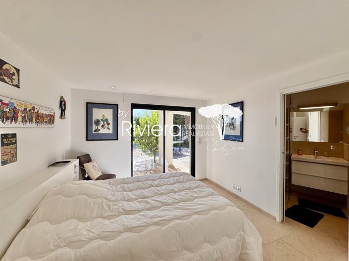 Image No.37-5 Bed House for sale