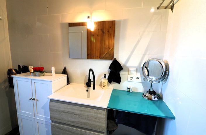 Image No.17-4 Bed House for sale