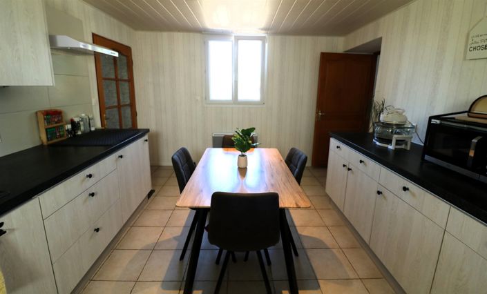 Image No.24-4 Bed House for sale