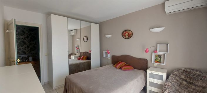 Image No.14-3 Bed House for sale