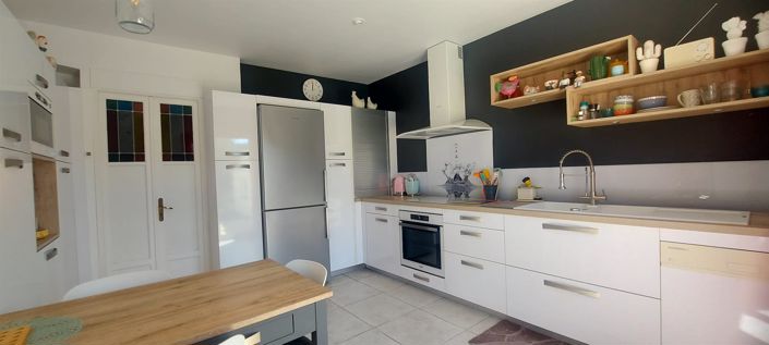 Image No.8-3 Bed House for sale
