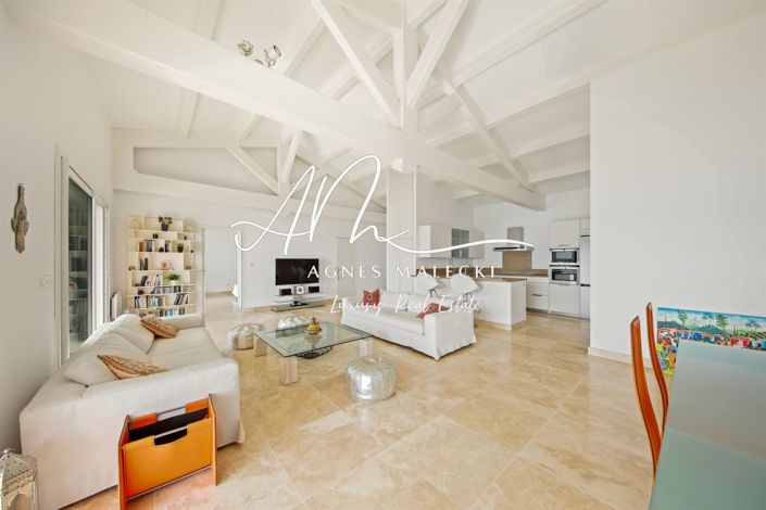 Image No.13-3 Bed House for sale