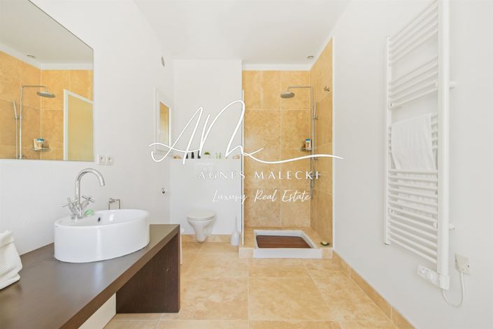 Image No.22-3 Bed House for sale