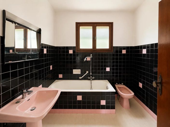 Image No.12-5 Bed House for sale