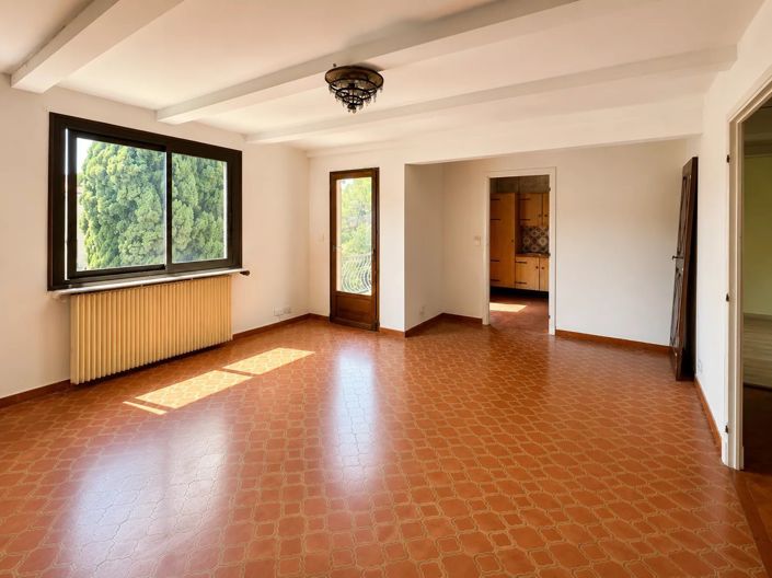 Image No.16-5 Bed House for sale