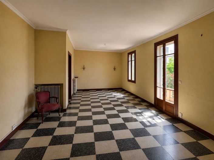 Image No.5-5 Bed House for sale