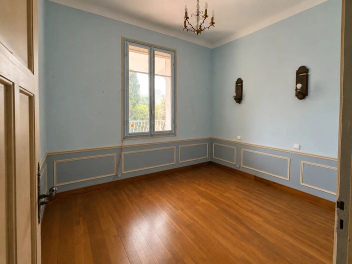 Image No.7-5 Bed House for sale