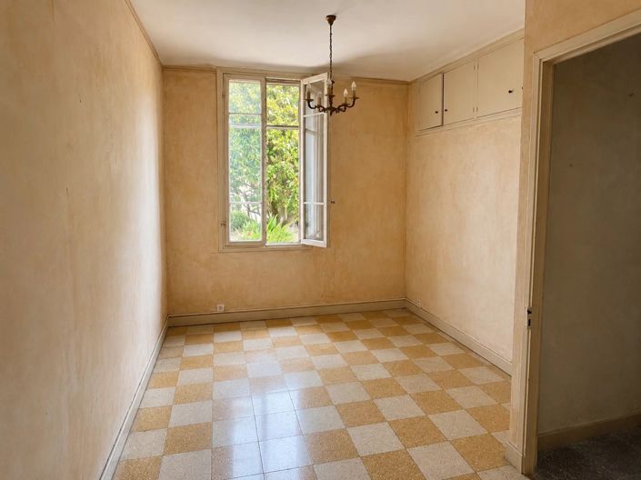 Image No.9-5 Bed House for sale
