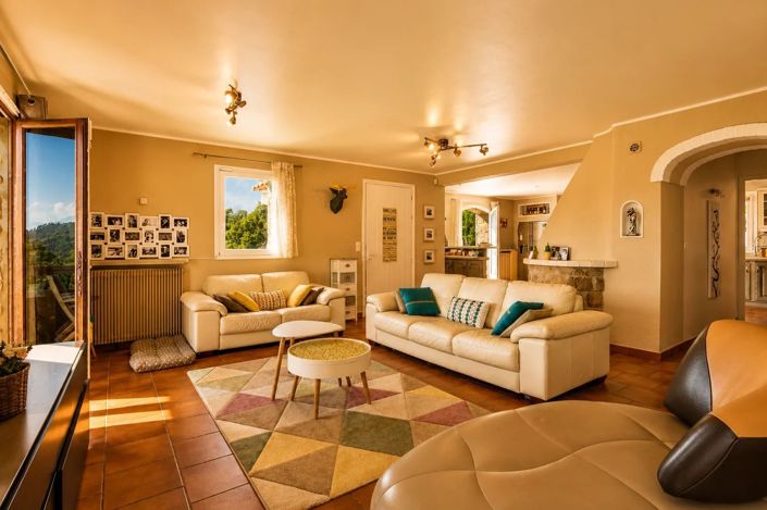 Image No.17-10 Bed House for sale
