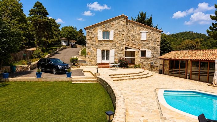 Image No.27-10 Bed House for sale