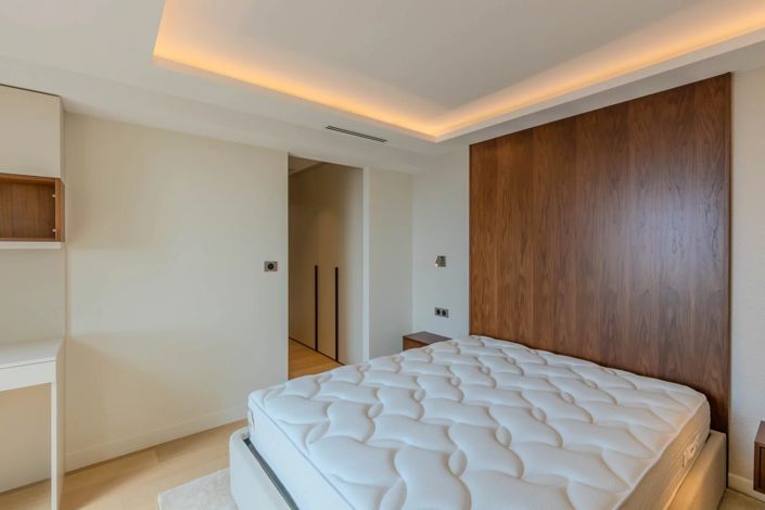 Image No.17-5 Bed House for sale