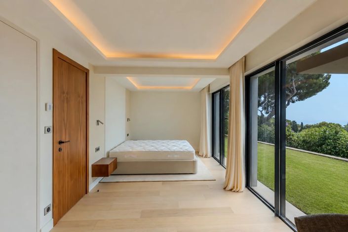 Image No.20-5 Bed House for sale