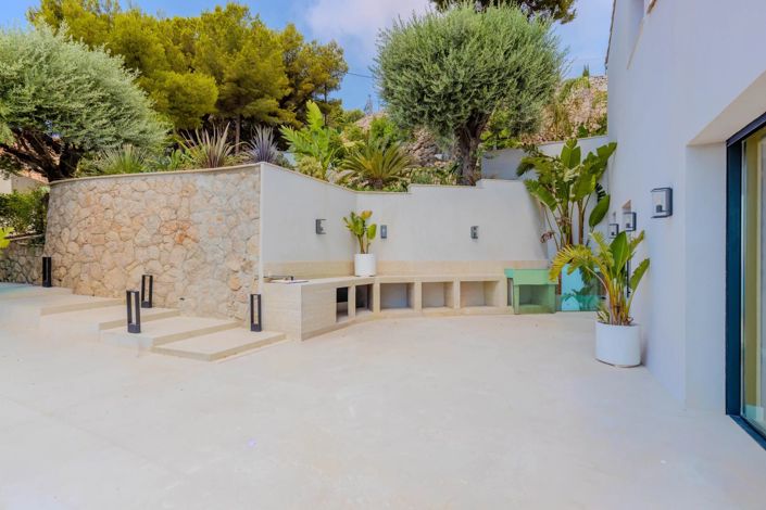 Image No.5-5 Bed House for sale