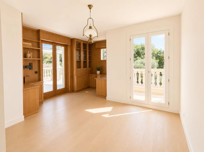 Image No.16-5 Bed House for sale