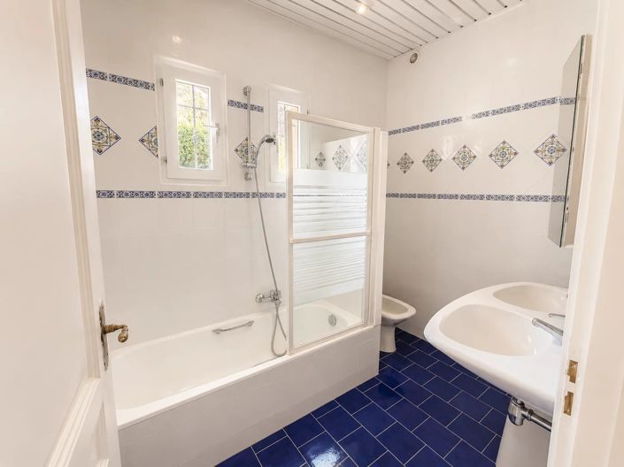 Image No.27-5 Bed House for sale