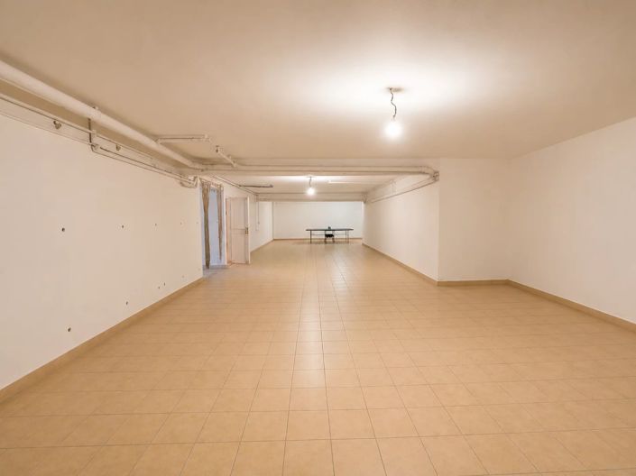 Image No.31-5 Bed House for sale