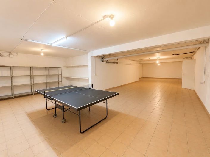 Image No.32-5 Bed House for sale