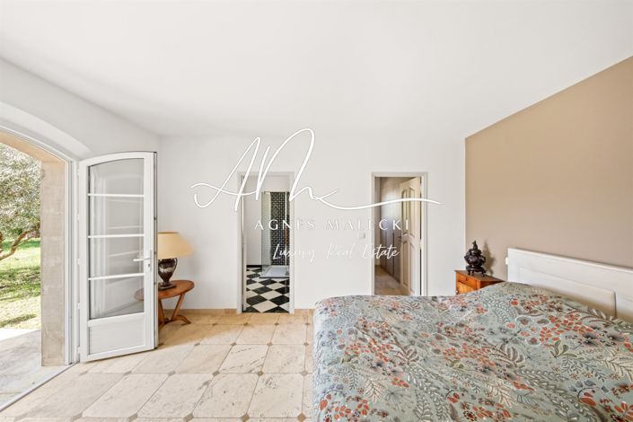 Image No.18-4 Bed House for sale