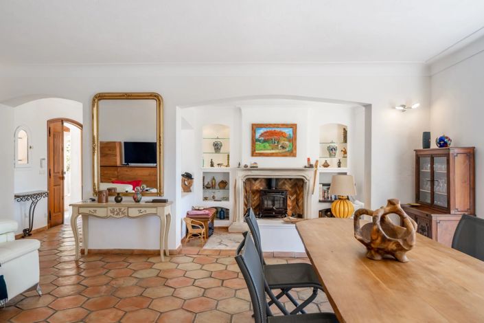 Image No.3-4 Bed House for sale
