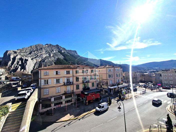 Image No.3-3 Bed Apartment for sale