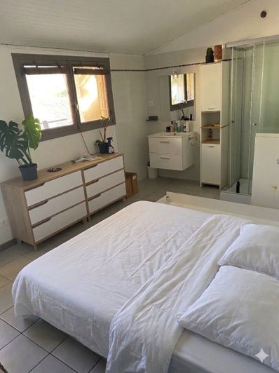 Image No.5-2 Bed House for sale