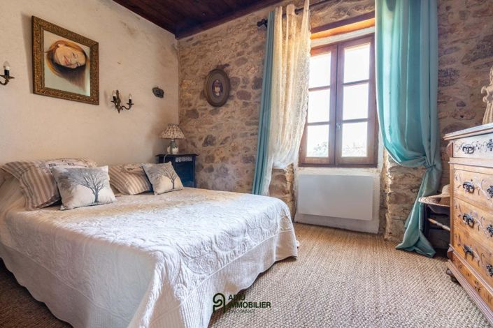 Image No.6-5 Bed House for sale