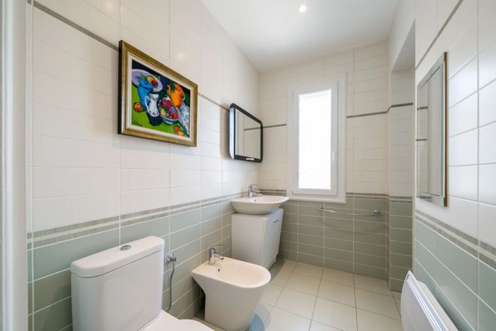 Image No.19-4 Bed Apartment for sale