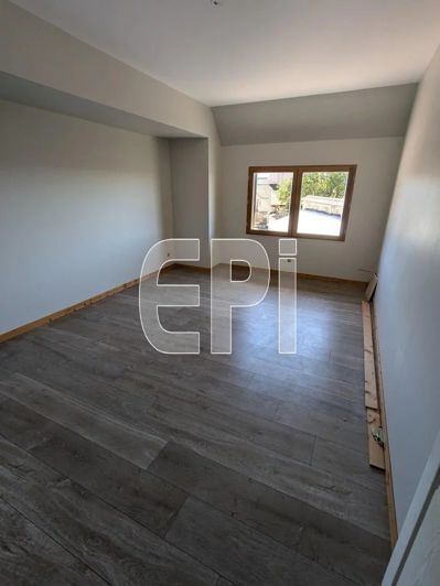 Image No.16-7 Bed House for sale
