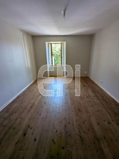 Image No.9-7 Bed House for sale