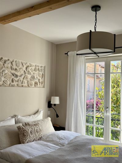Image No.9-3 Bed House for sale