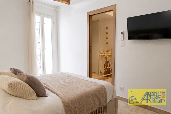 Image No.18-3 Bed House for sale