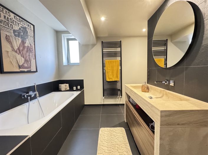 Image No.7-4 Bed House for sale
