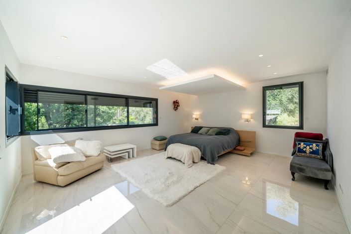 Image No.15-10 Bed House for sale